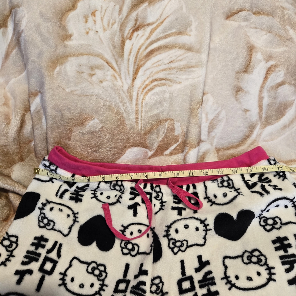 Vintage Hello Kitty Black, White, Pink XL Pajama Bottoms Rarely Worn - Picture 2 of 6